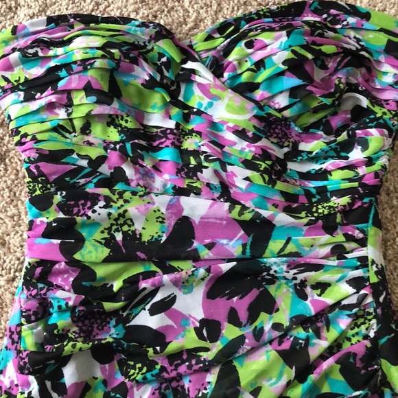 Strapless multi colored dress! Size 9 - Picture 2 of 7
